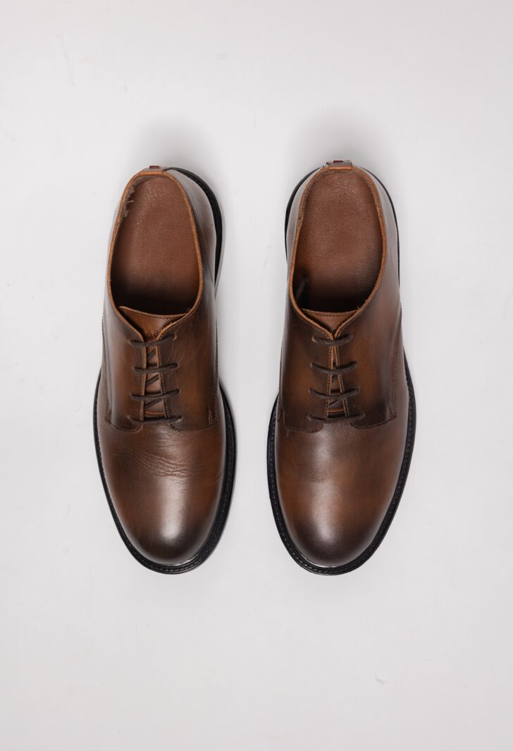 652389 (5) 652389 (5)