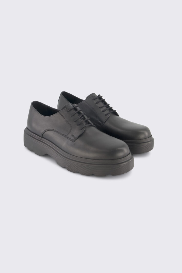 301712042 Close Up 0 1